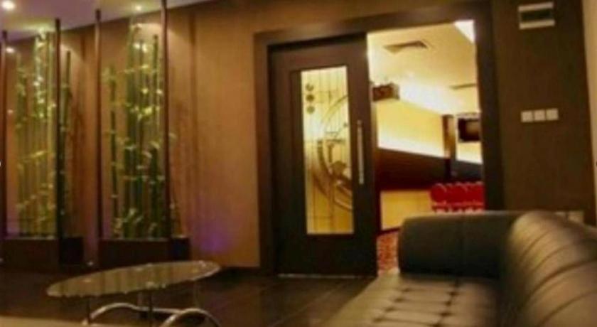 89 Hotel Batam Nagoya Exterior foto